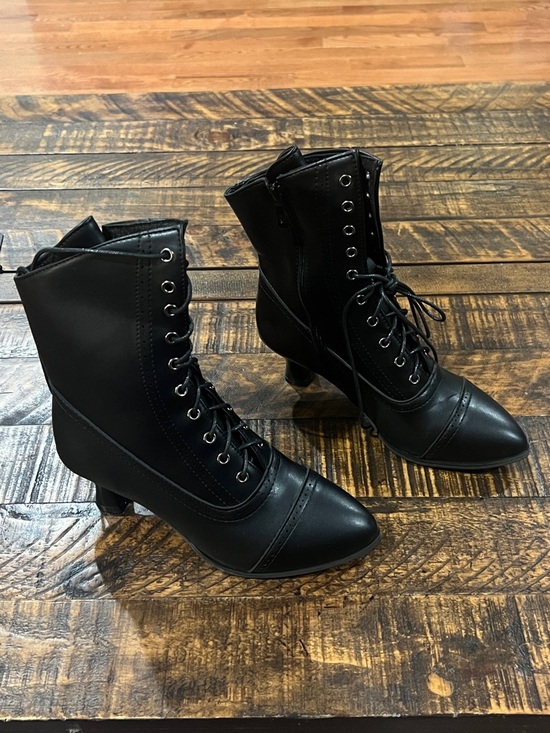 Amazon Shoes - Victorian retro  Black Lace-Up Ankle Boots - Women